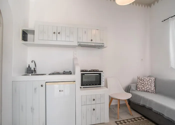 Maroulis Naxos Pensionat 3*