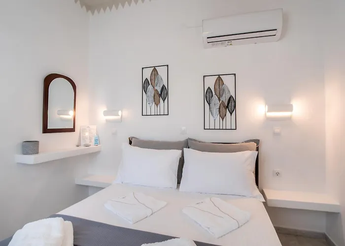 Maroulis Naxos Pensionat 3*