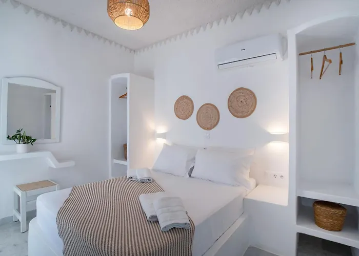 Maroulis Naxos Pensionat 3*