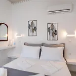 Maroulis Naxos Guest house 3*