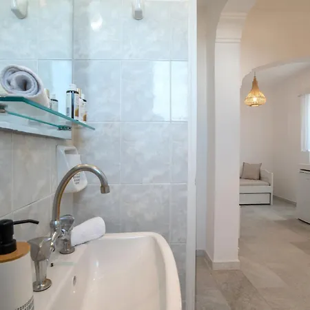 Maroulis Naxos *
