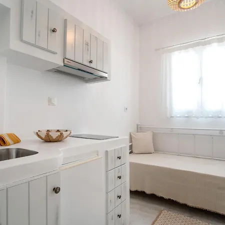 Maroulis Naxos ميكري فيغلا