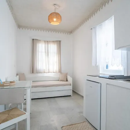 Maroulis Naxos 3*