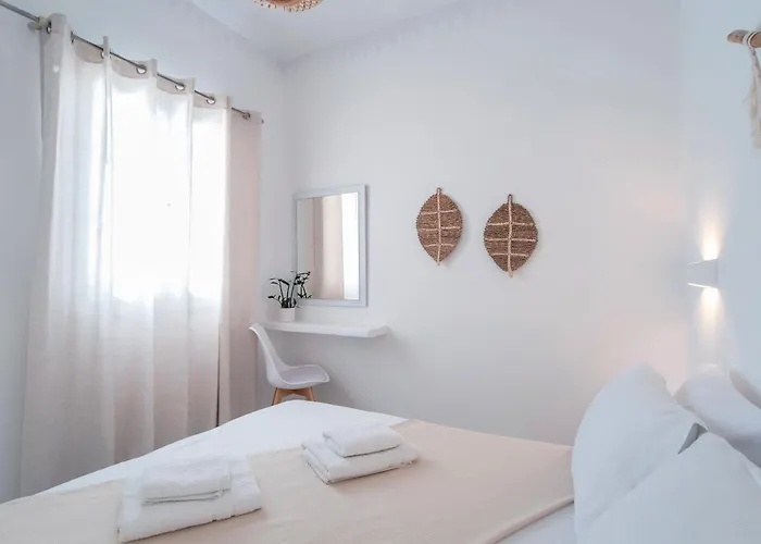 Konukevi Maroulis Naxos 3*