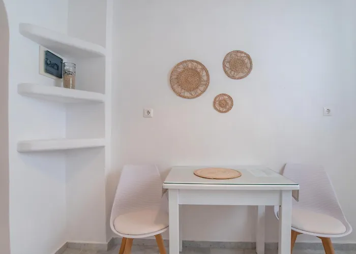 Maroulis Naxos Гостевой дом 3*